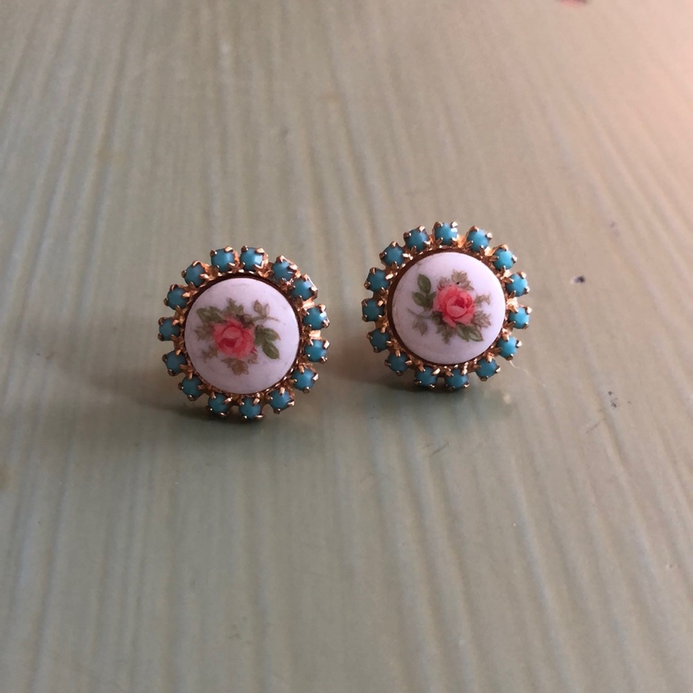 Unique earrings with turquoise stones
